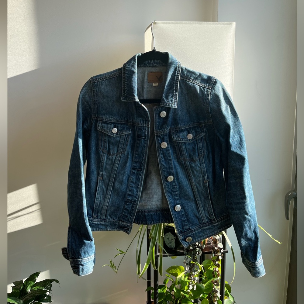 American Eagle medium wash jean jacket